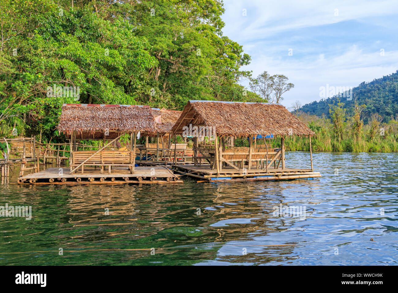 Cottage in riva al lago di Danao - Ormoc, Filippine Foto Stock