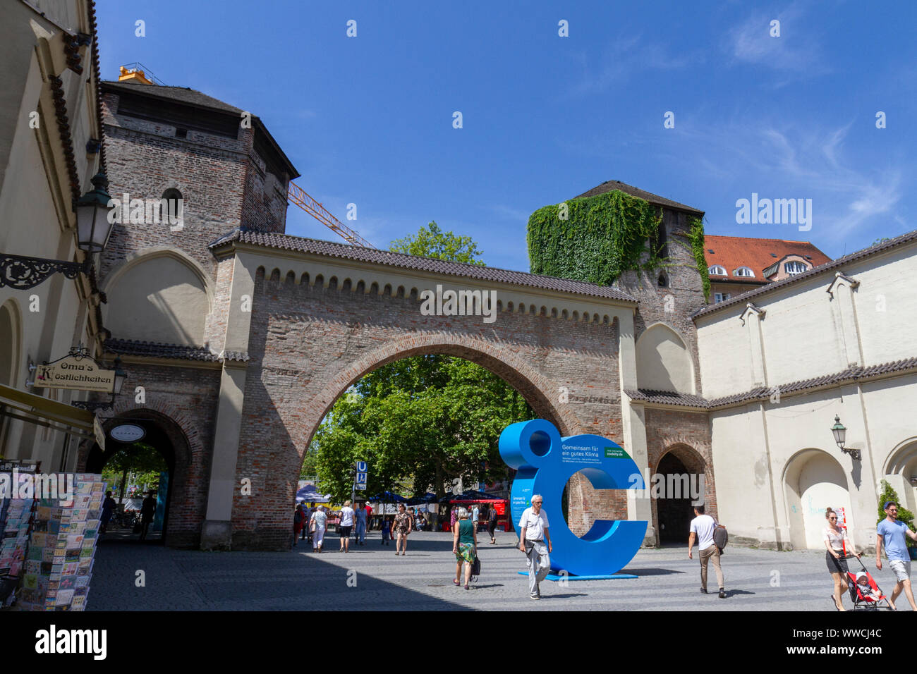 Sendlinger Tor (Sendling Gate), una porta della città presso il bordo meridionale della storica area della città vecchia di Monaco di Baviera, Germania. Foto Stock