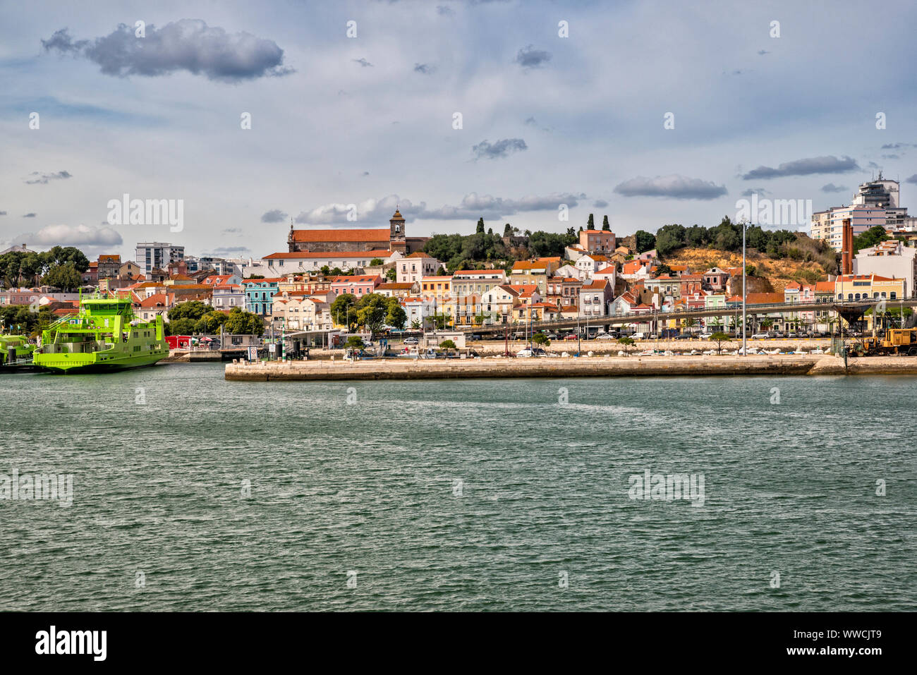 Città di Setúbal ferry terminal, estuario del Sado, regione Lisboa, Portogallo Foto Stock
