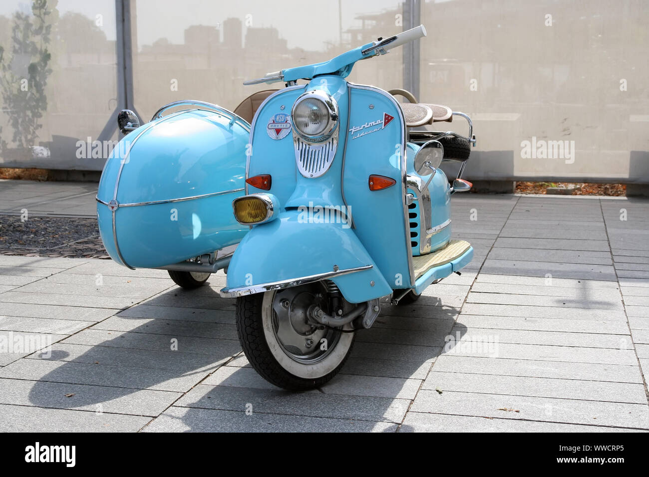 La Serbia, Belgrado - 7 Settembre 2019: una vecchia motocicletta timer sul display del '24 ore di eleganza' mostra il 7 settembre 2019 a Belgrado in Serbia. Foto Stock