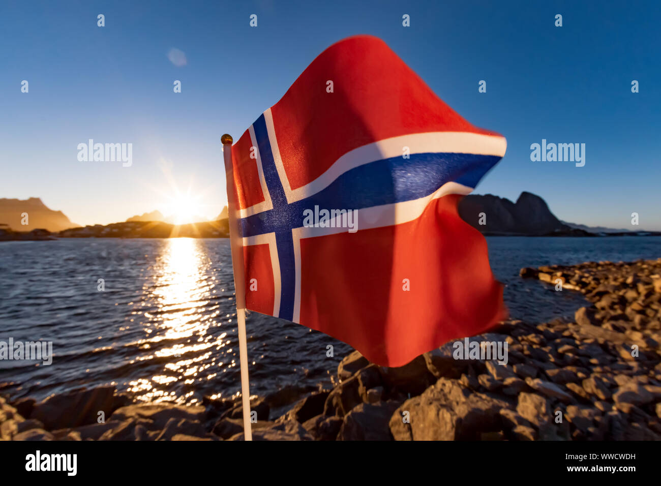 Bandiera della Norvegia. La bellissima natura della Norvegia paesaggio naturale. Foto Stock