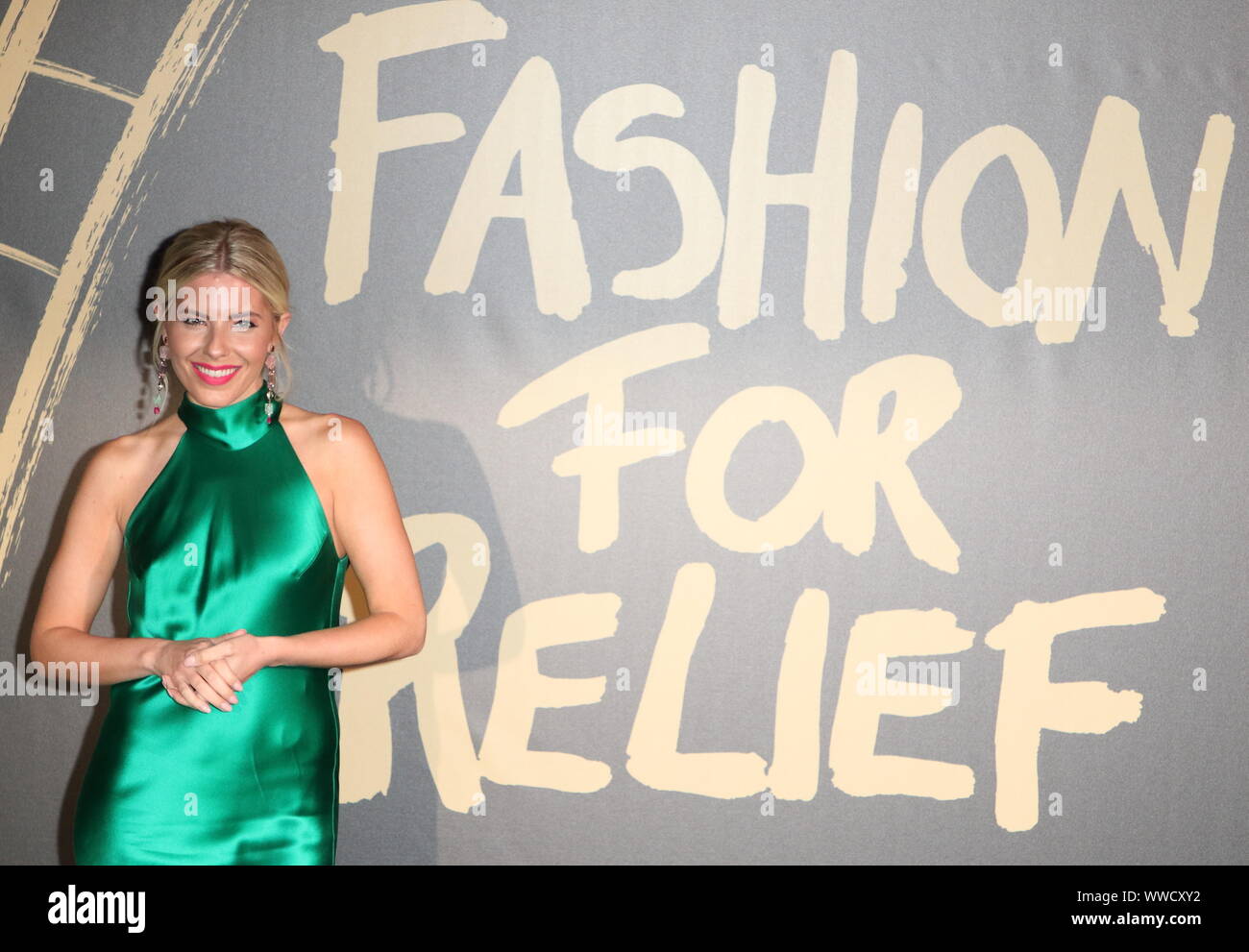 Londra, Regno Unito. Xiv Sep, 2019. Mollie King sul tappeto rosso per Naomi Campbell's Fashion per il sollievo presso il British Museum di Londra. Credito: SOPA Immagini limitata/Alamy Live News Foto Stock