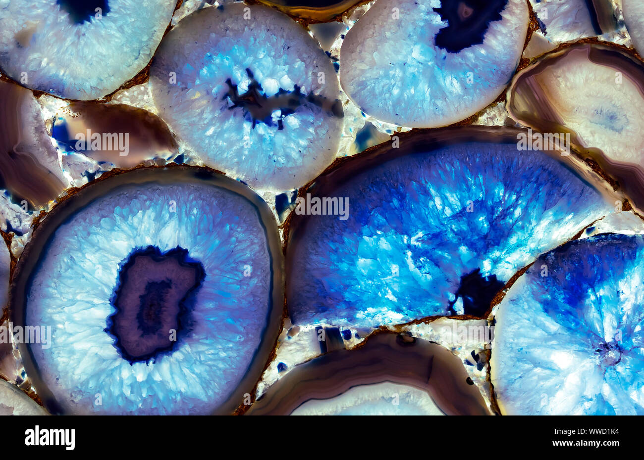 Sfondo di quarzo naturale illuminato dal retro . Foto Stock