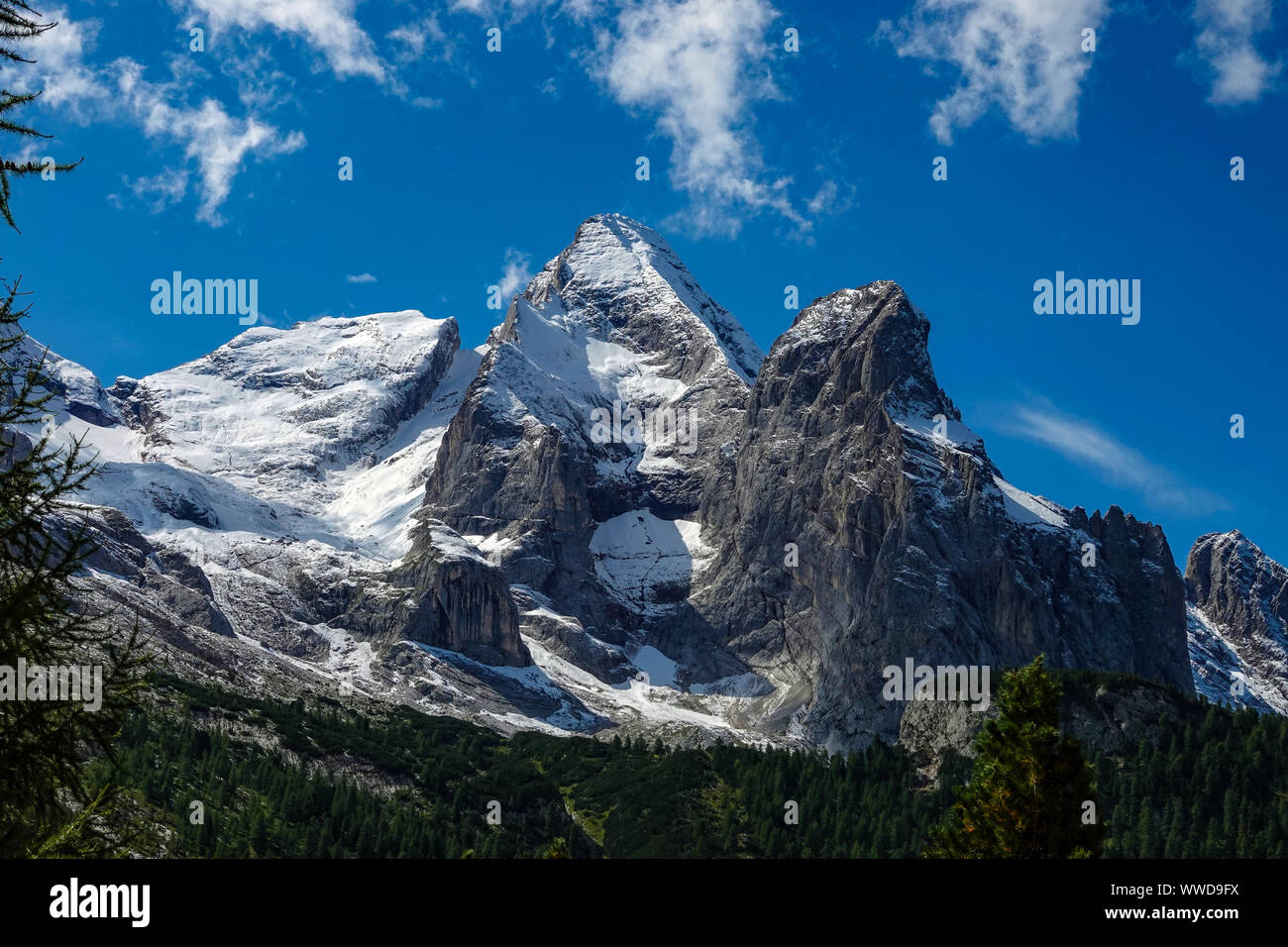 Marmolada mountain e ghiacciai, le Dolomiti italiane intorno a Canazei, Sud Tirolo, Alpi Italiane, Italia Foto Stock