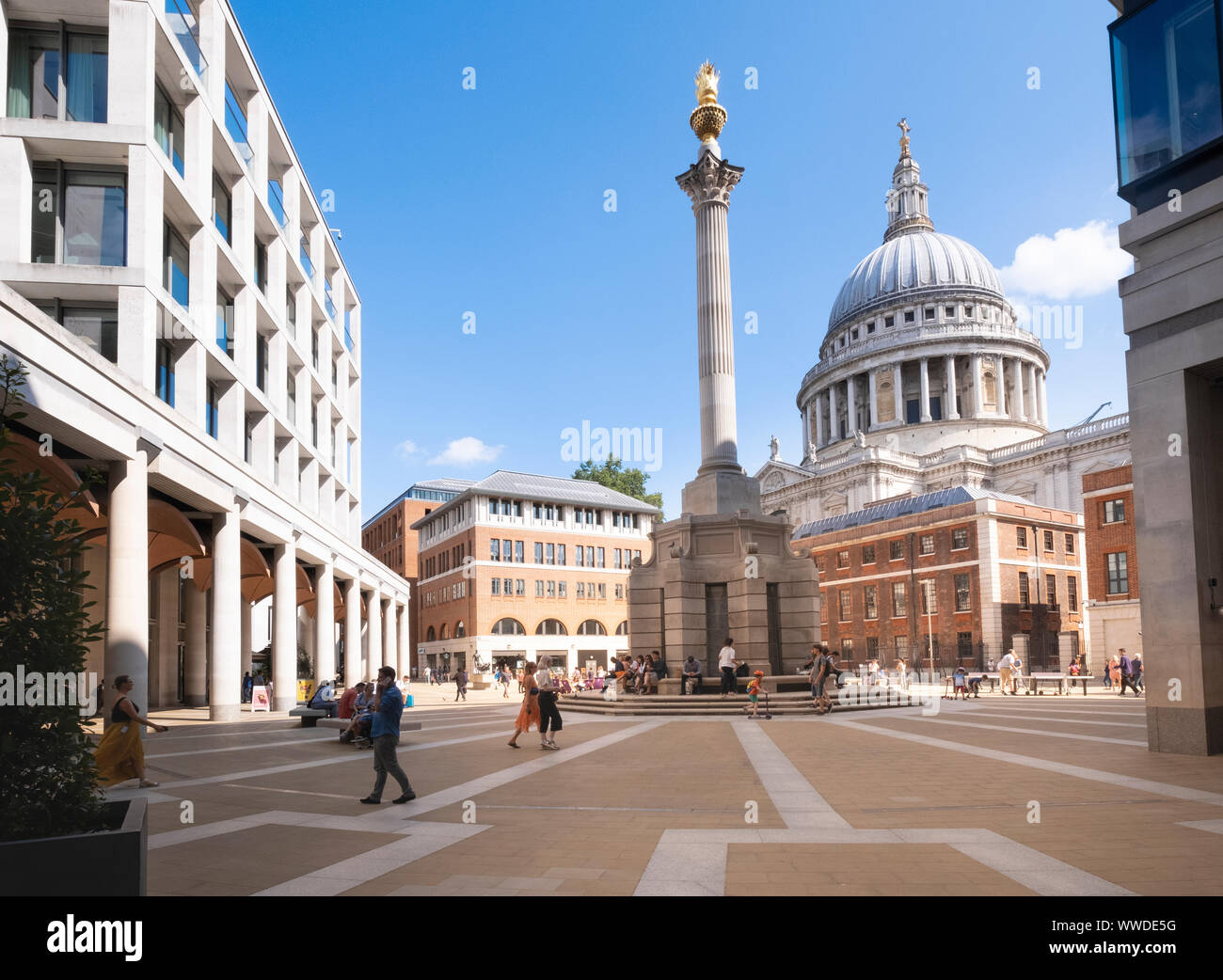 London Stock Exchange, uffici a Paternoster Square, Londra vicino alla Cattedrale di St Paul Foto Stock
