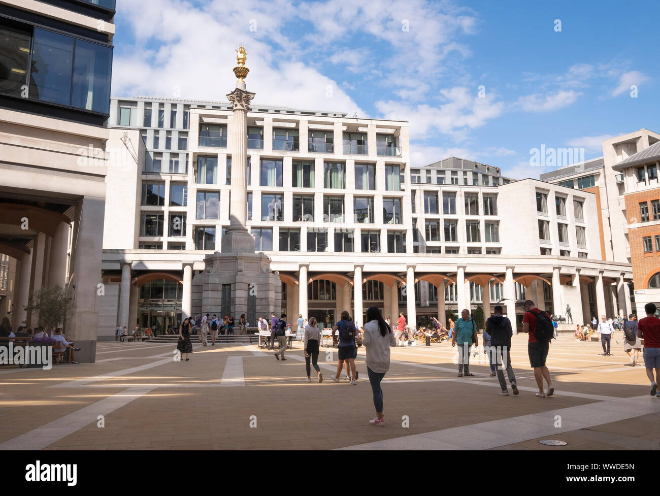 London Stock Exchange, uffici a Paternoster Square, Londra vicino alla Cattedrale di St Paul Foto Stock