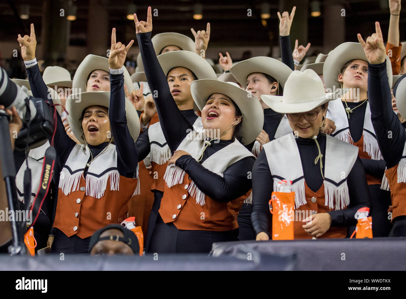 Houston, TX, Stati Uniti d'America. Xiv Sep, 2019. Texas Longhorns membri della band durante il quarto trimestre di un NCAA Football gioco tra il Texas Longhorns ed il riso di gufi a NRG Stadium di Houston, TX. Il Texas ha vinto il gioco 48 a 13.Trask Smith/CSM/Alamy Live News Foto Stock