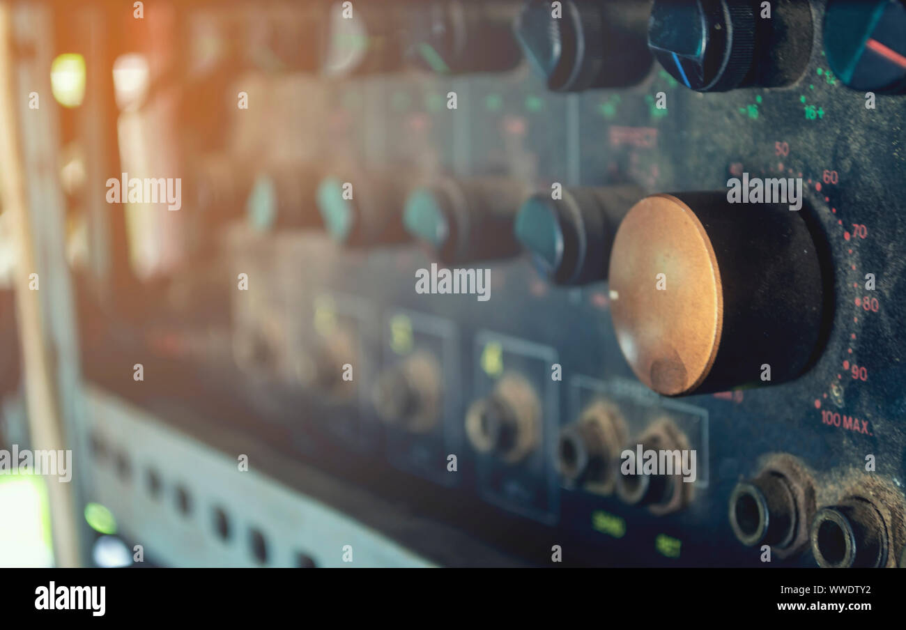 Vintage di interruttore principale amplificatore di potenza e la scheda del controller audio audio Foto Stock