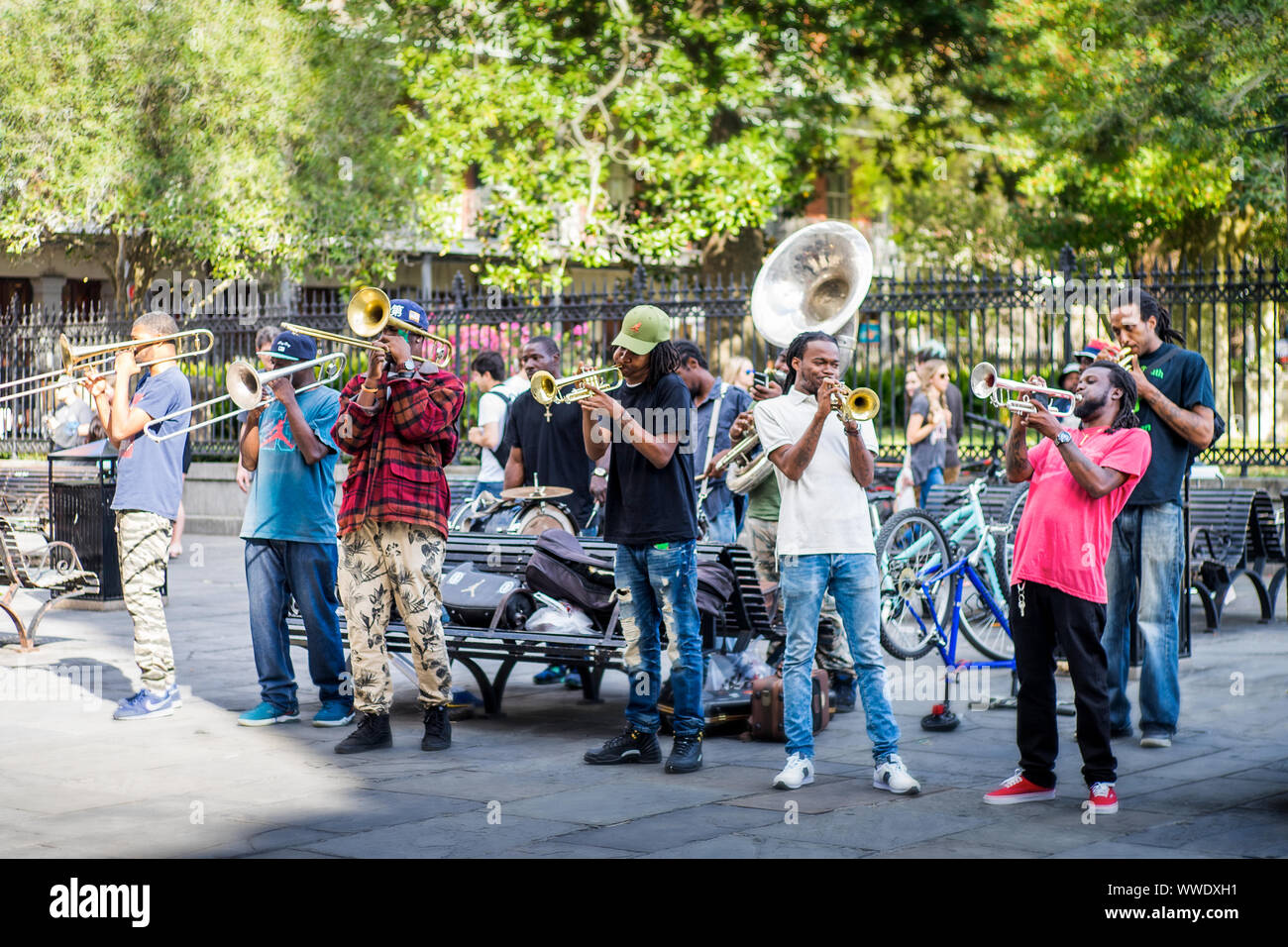 Banda di ottoni giocando in Jackson Square, New Orleans Foto Stock