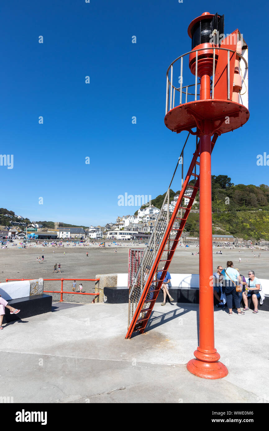 Marchio di navigazione sul molo di banjo, Looe, Cornwall Foto Stock