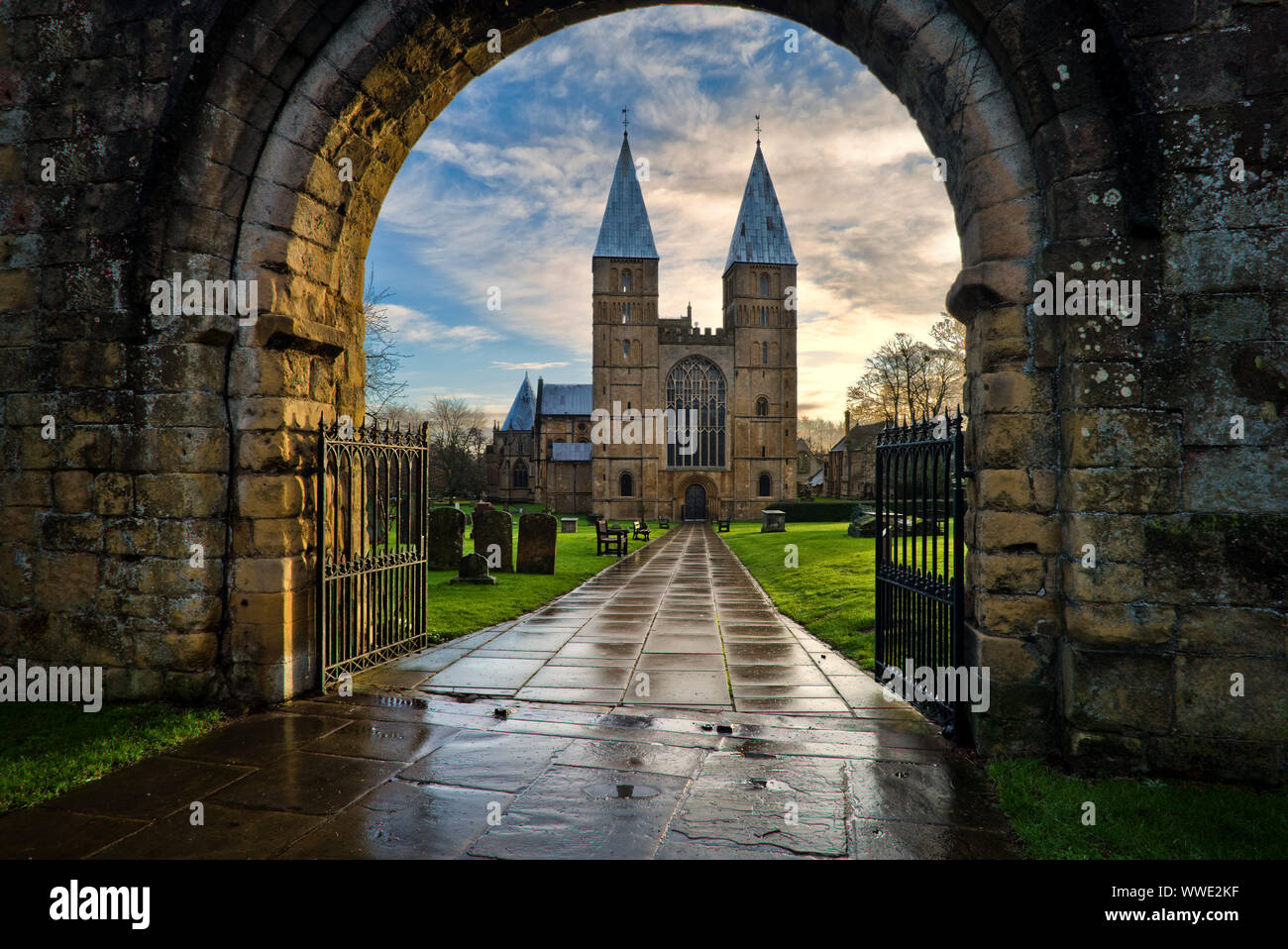 Southwell Minster dopo la pioggia Foto Stock