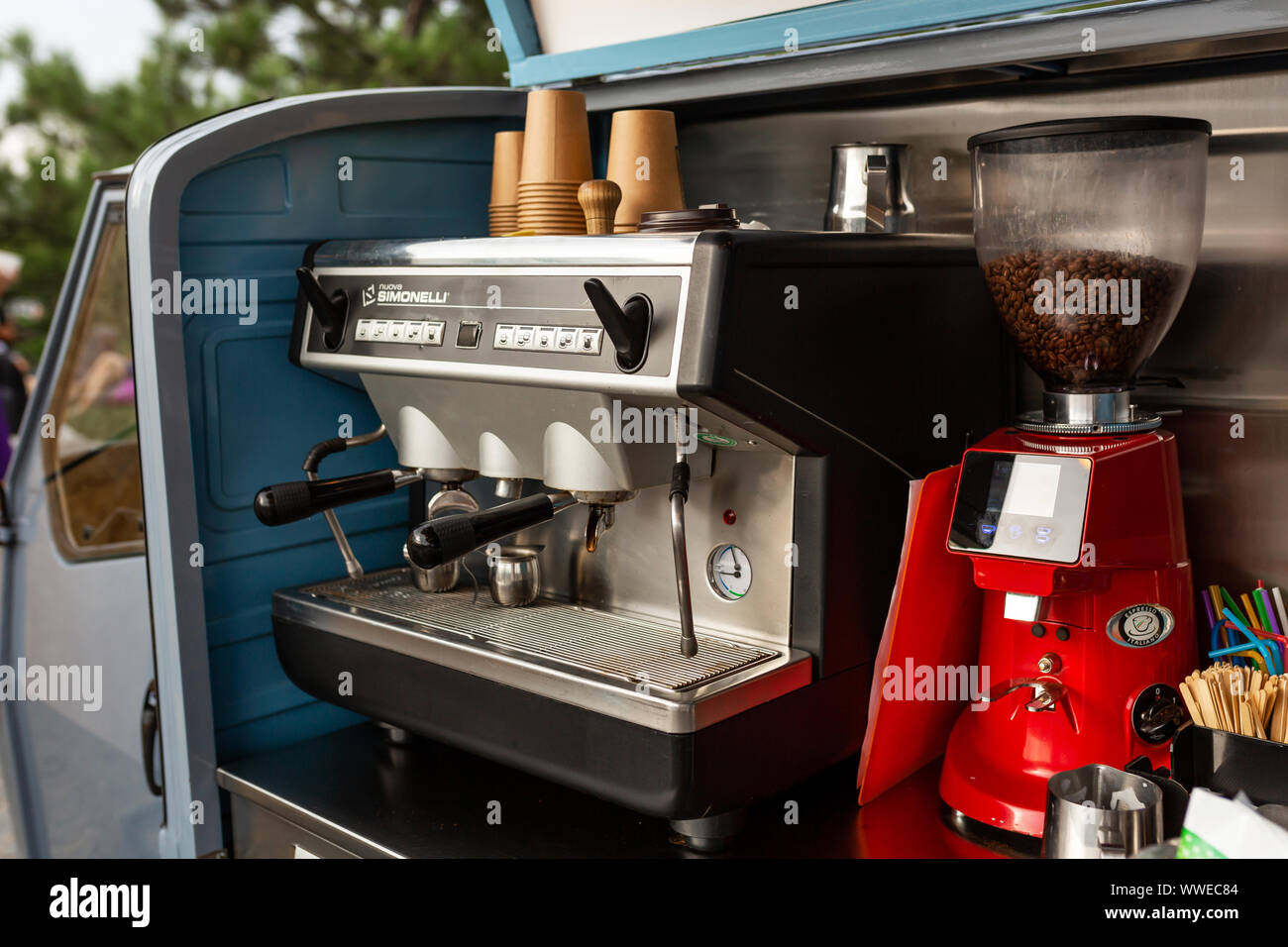 Macchina da caffè mobile immagini e fotografie stock ad alta risoluzione -  Alamy