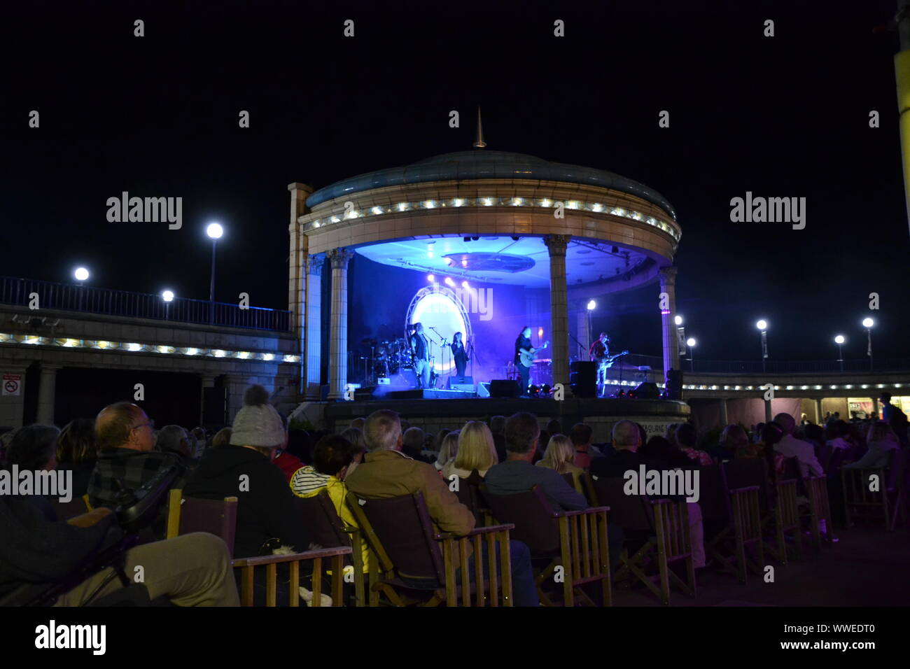 Pink Floyd Tribute Band su Eastbourne Bandstand, East Sussex, Regno Unito. Era un sell out show. 14/9/19 Foto Stock