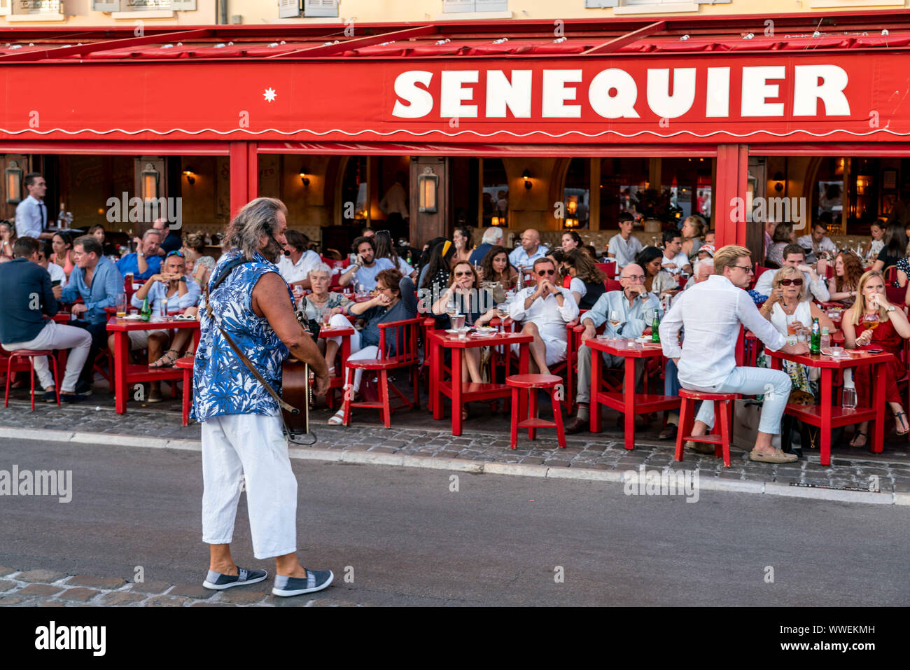 Cafe Senequier, Vieux Port, Saint Tropez, Var, Cote d'Azur, Foto Stock