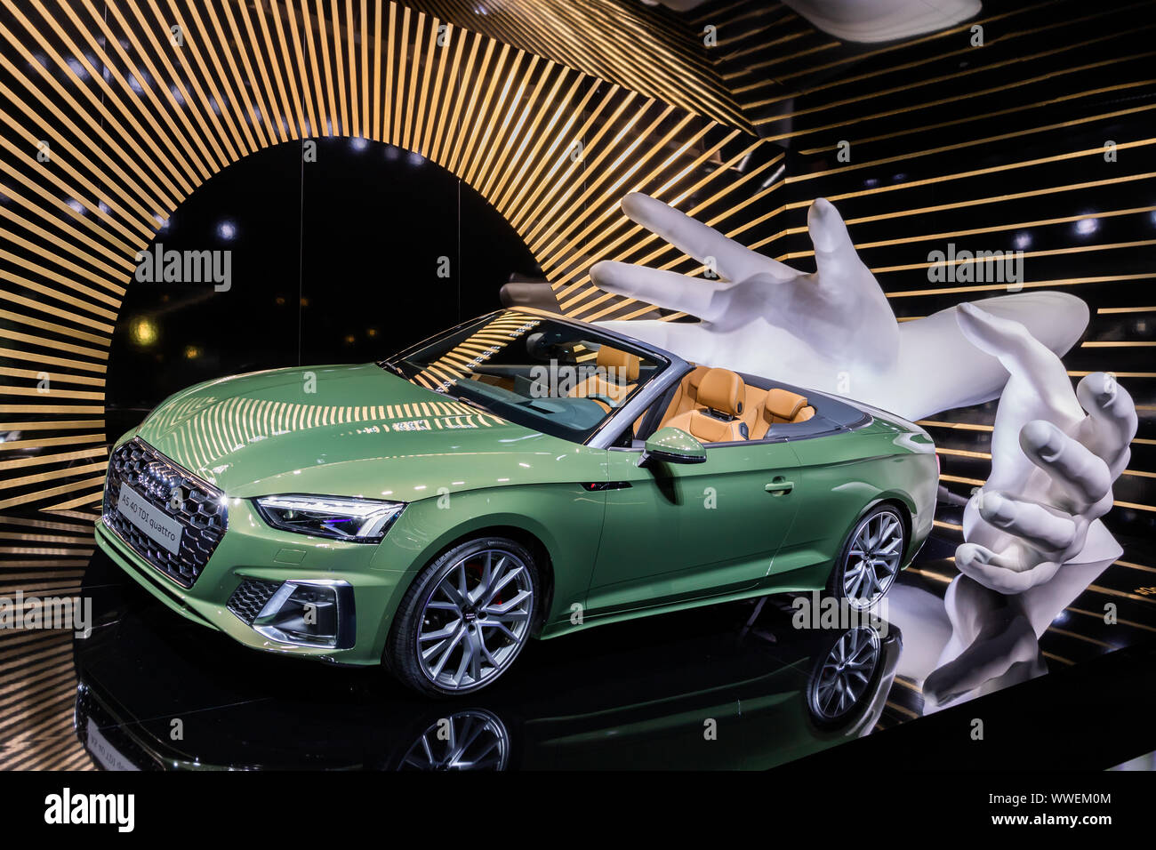 Francoforte, Germania - Sep 10, 2019: Nuova Audi A5 40 TDI quattro cabriolet auto esposte al salone di Francoforte IAA Motor Show 2019. Foto Stock