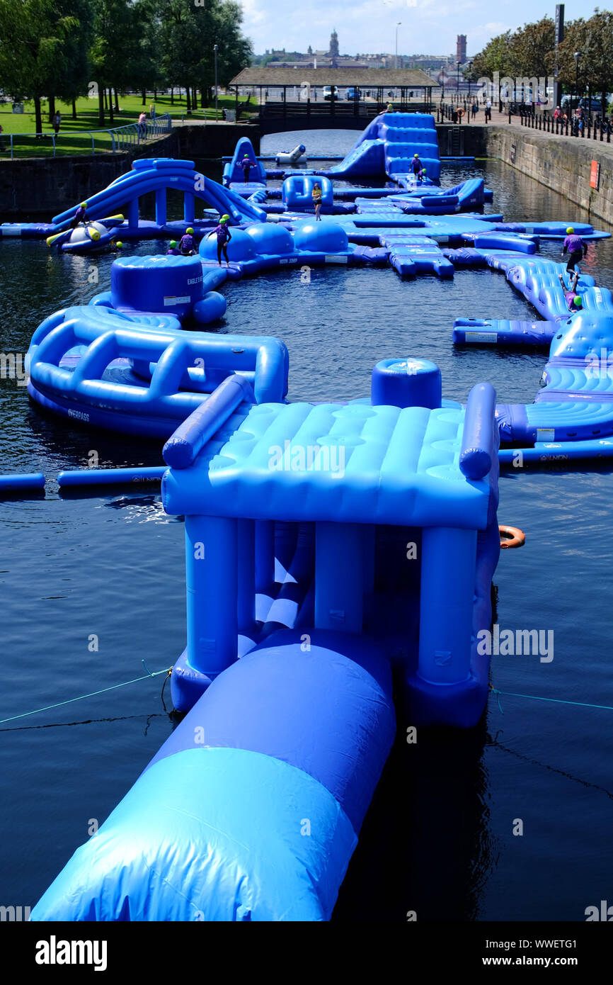 L'Avventura Dock gommoni, duchi Dock, Liverpool, Merseyside, Regno Unito Foto Stock