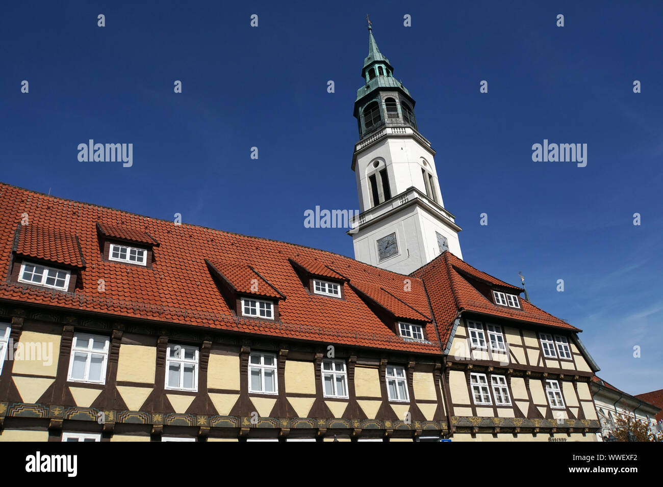 Barocke evangelische Stadtkirche St. Marien und Bomann-Museum, Celle, Niedersachsen, Deutschland Foto Stock