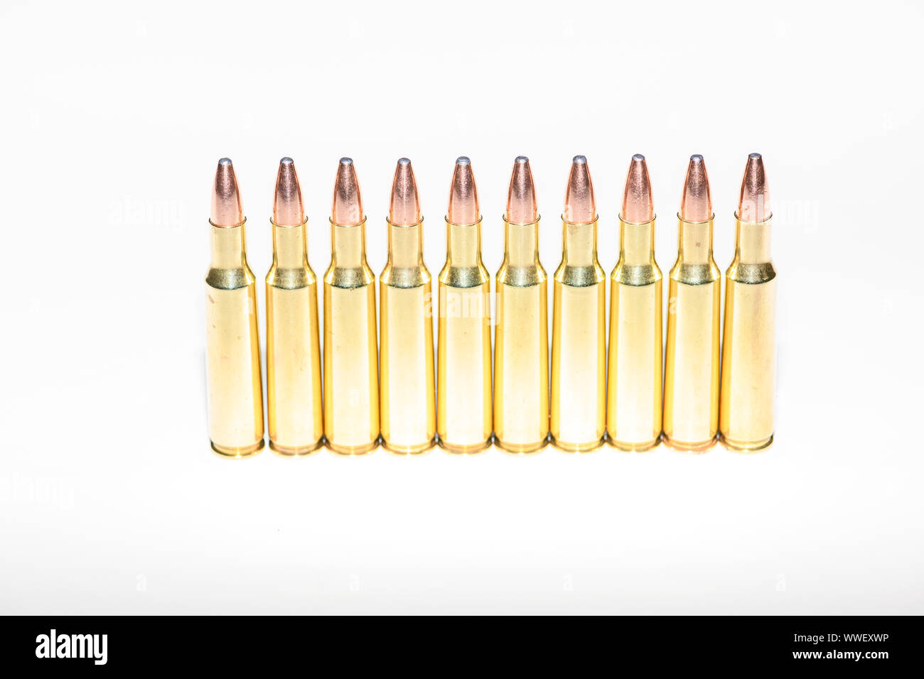 Munizioni per fucile su sfondo bianco - 222 Caliber Foto Stock