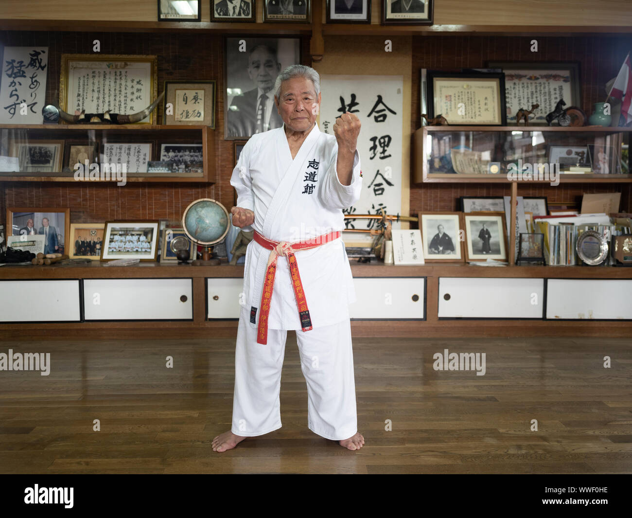 Seikichi Iha 10th-dan Okinawa SHORIN-RYU Karate, Beikoku Shidokan Associazione Karatedo fotografato 29 Agosto 2019 presso il Dojo Miyahira, citta' di Naha, Foto Stock
