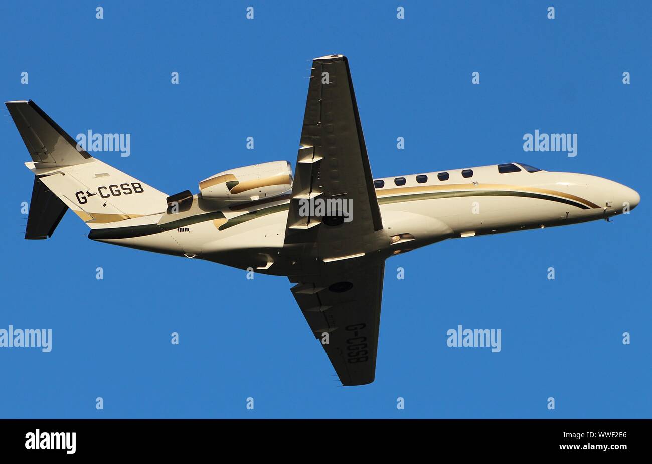 G-CGSB, un Cessna 525un CitationJet 2 operati da Air Charter Scozia, uscire da Prestwick International Airport in Ayrshire. Foto Stock