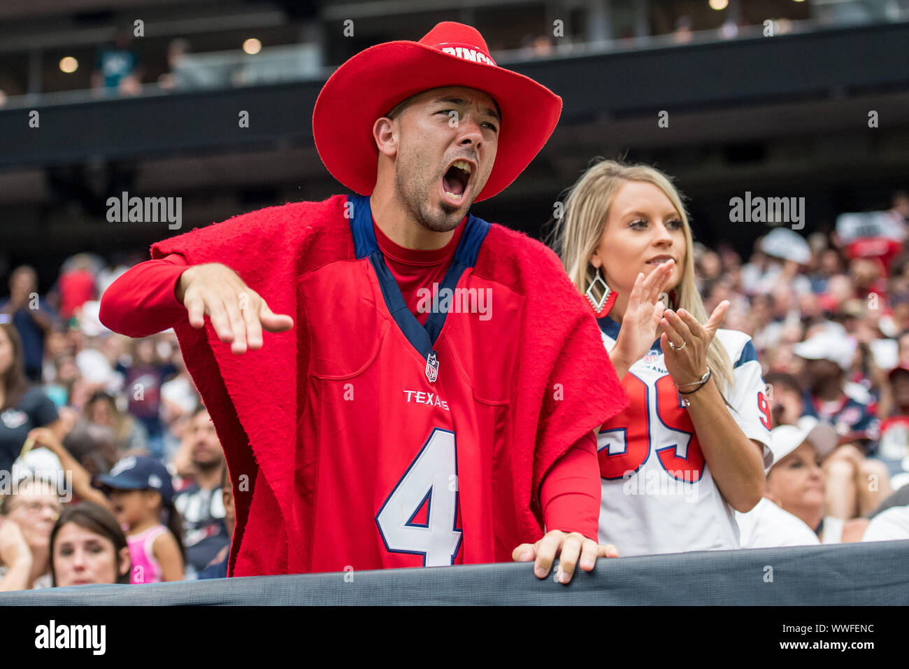 Houston, TX, Stati Uniti d'America. Xv Sep, 2019. A Houston Texans ventola durante il secondo trimestre di NFL di una partita di calcio tra Jacksonville Jaguars e Houston Texans al NRG Stadium di Houston, TX. I Texans hanno vinto il gioco 13 a 12.Trask Smith/CSM/Alamy Live News Foto Stock