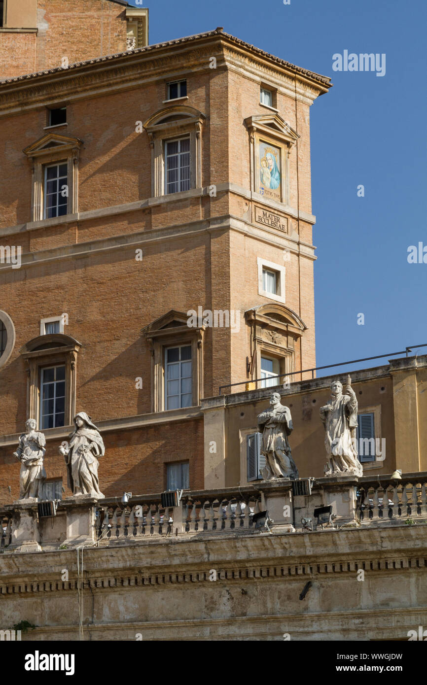 Ita: Vaticano. Piazza San Pietro. statue GER: Vatikan. Petersplatz. Statuen Foto Stock