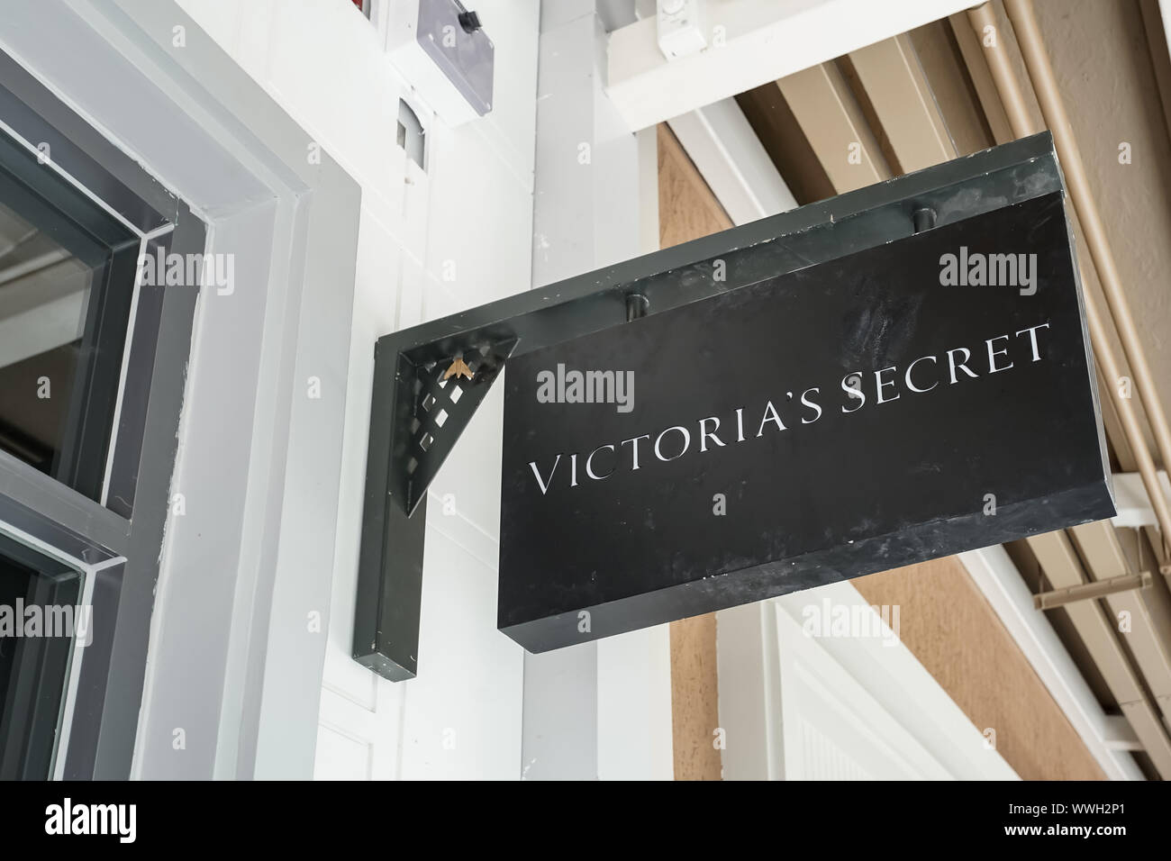 Samut Prakan, Tailandia - 06 Settembre 2019: Victoria's Secret Store nel nuovo centro commerciale chiamato Villaggio centrale. Foto Stock