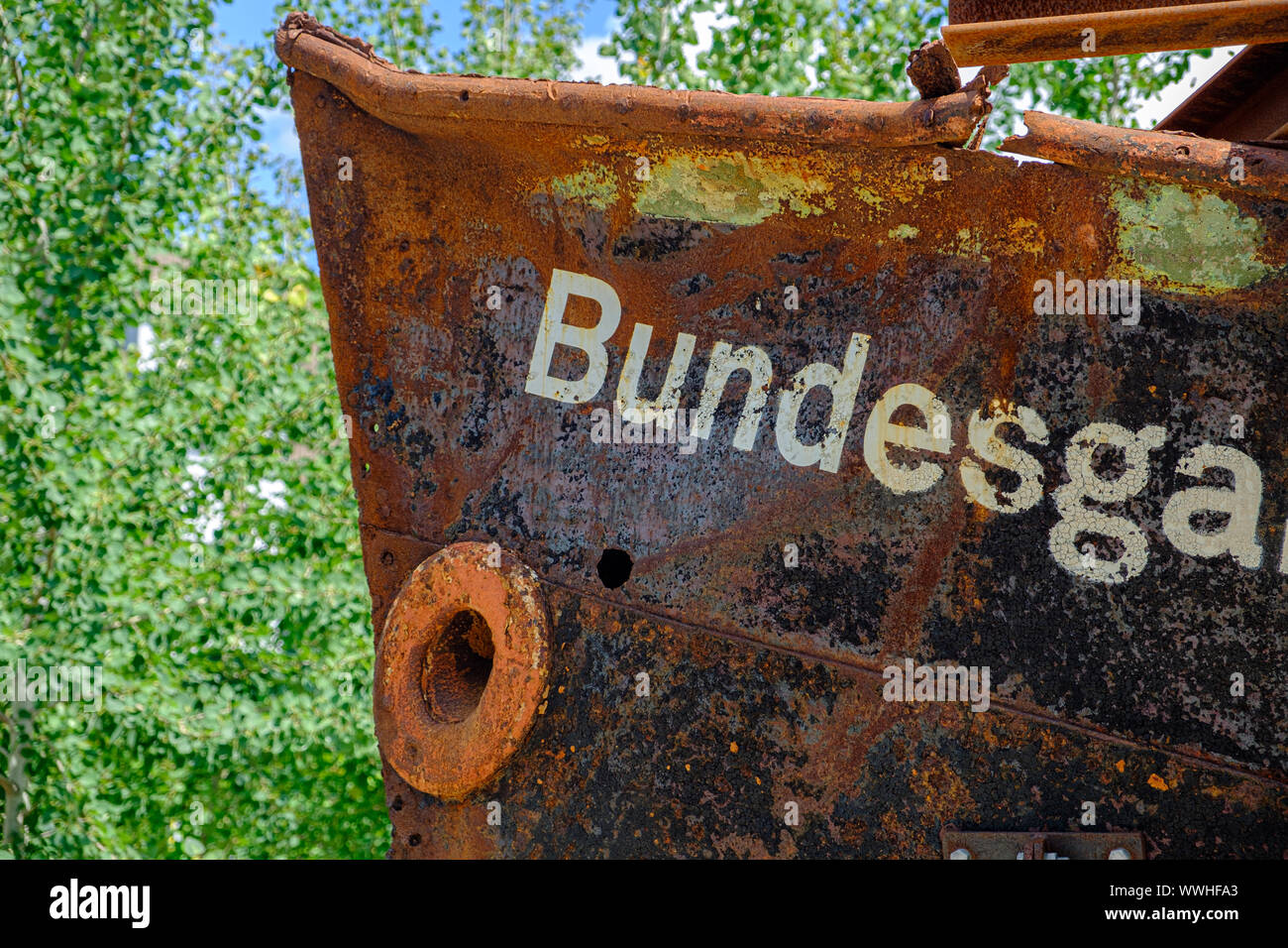 Heilbronn, Germania - 8 Agosto 2019: nave arrugginita con il 2019 Federal Garden mostra BUGA iscrizione a Heilbronn, Germania Foto Stock