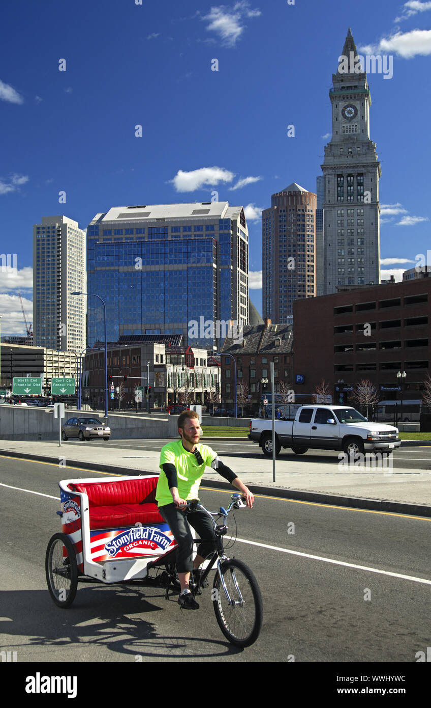 Risciò bicicletta nel centro cittadino di Boston, Stati Uniti d'America Foto Stock