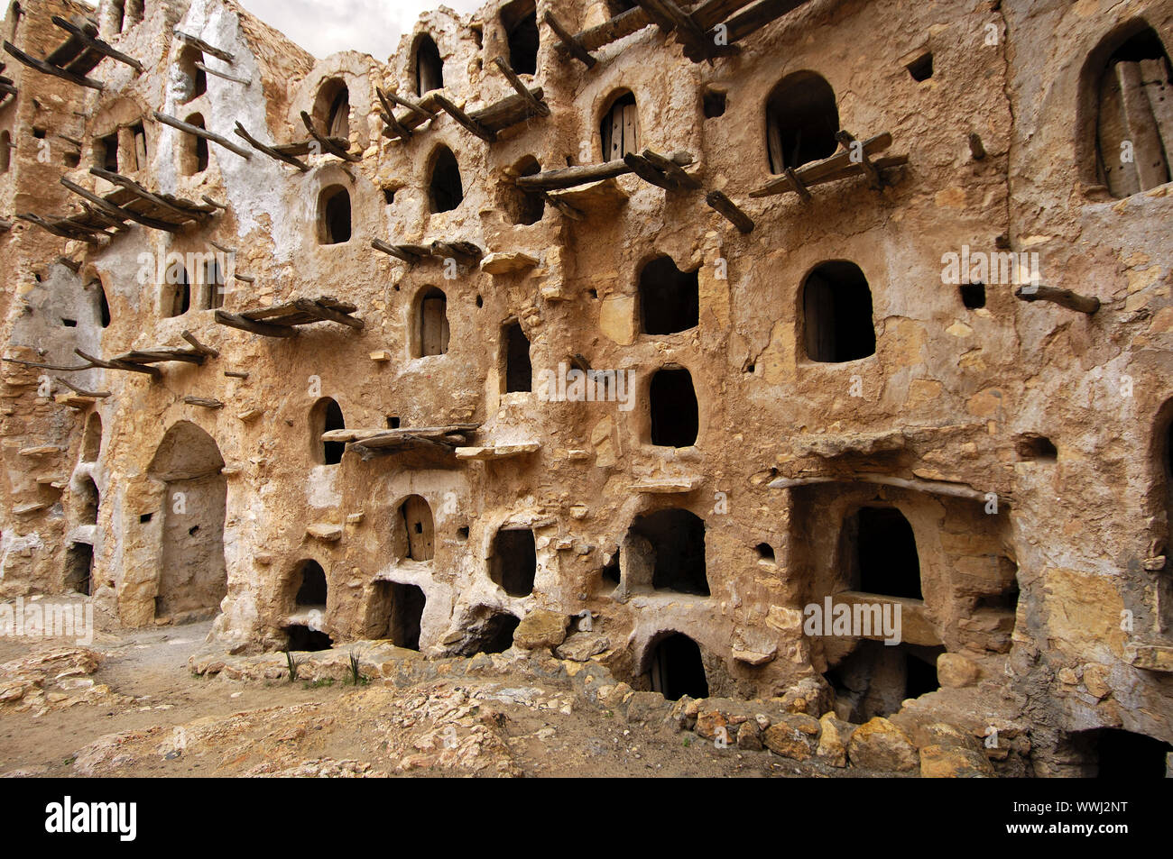 Ripostigli nella parete interna del Qasr al-Haj castello di storage Foto Stock