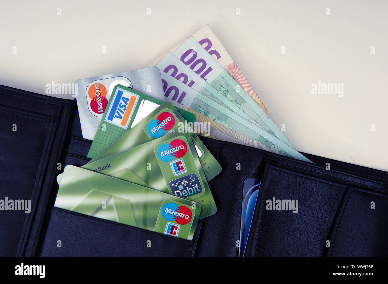 Diversi mezzi di pagamento guardare fuori borsa Foto Stock