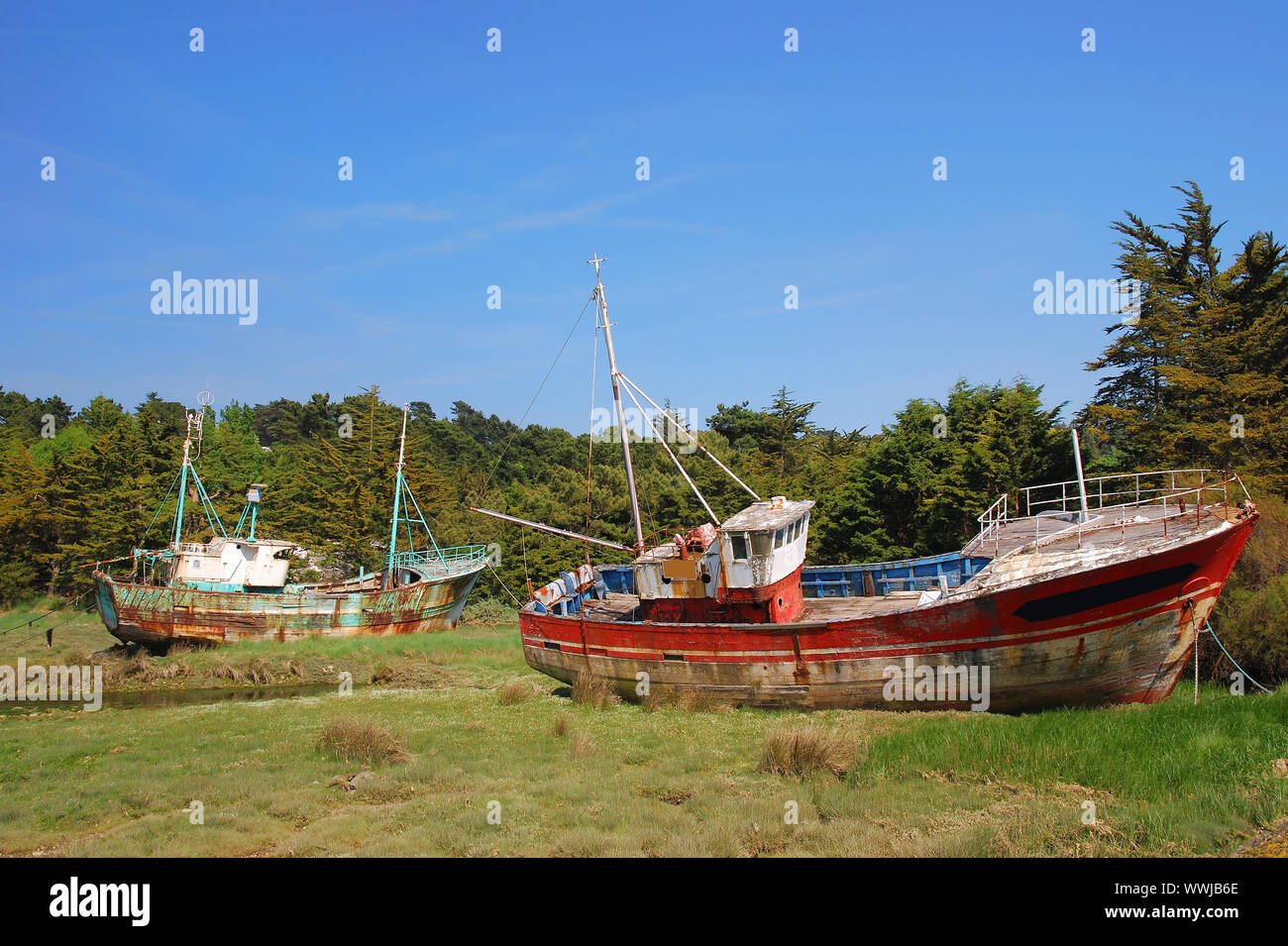 Scartato barche da pesca in Bretagna Foto Stock