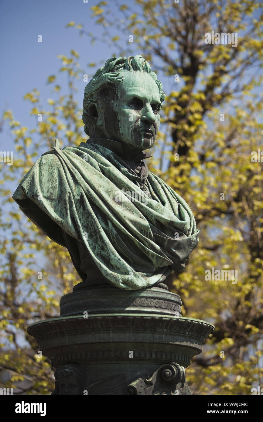 Busto del sindaco Andreas Zelinka nel parco della città di Vienna, Austria, Europa Foto Stock