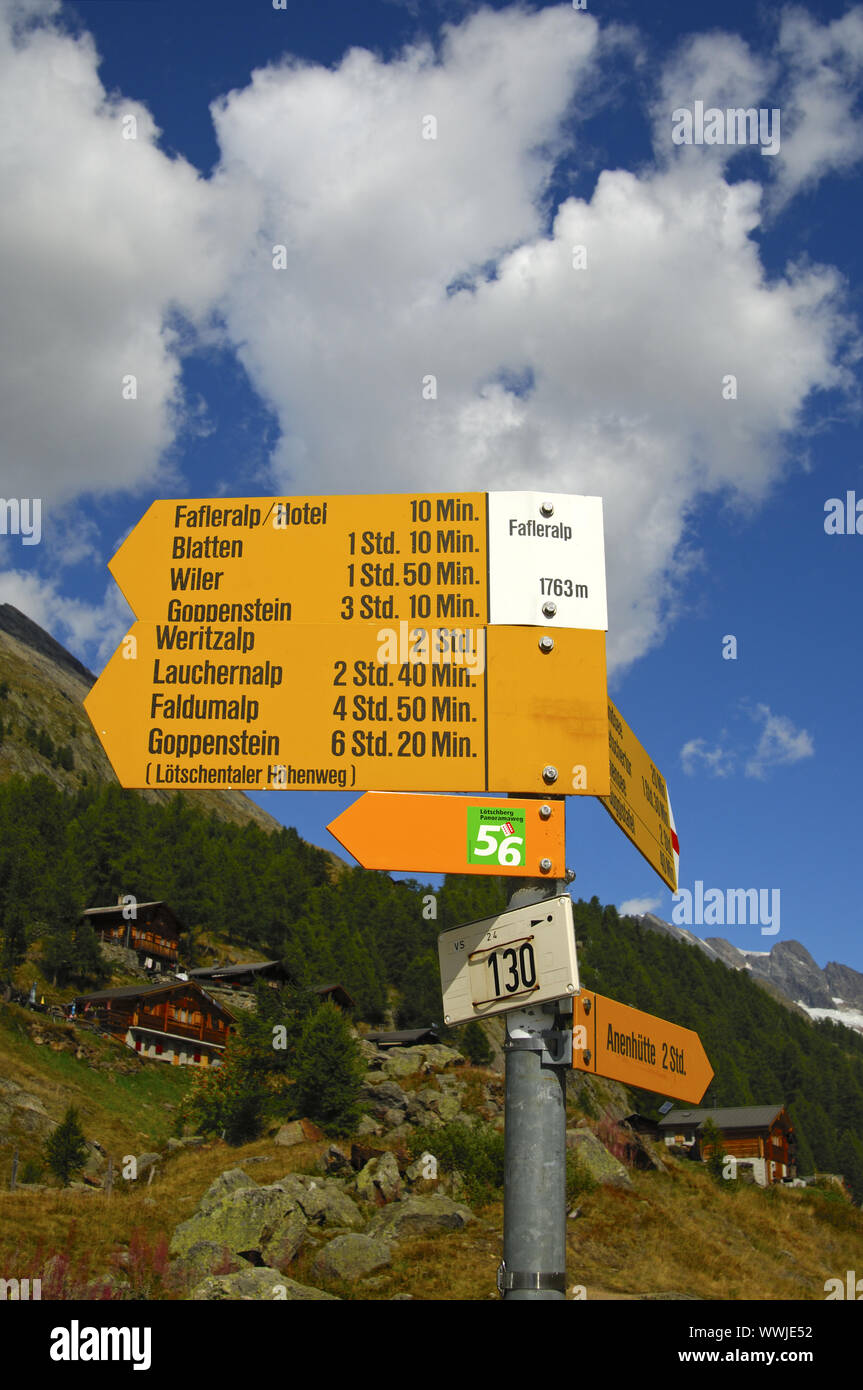 Sentiero escursionistico segno sulla Fafleralp Foto Stock