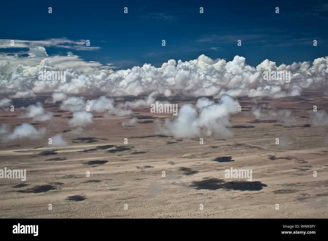 Africa, deserto e nuvole Foto Stock
