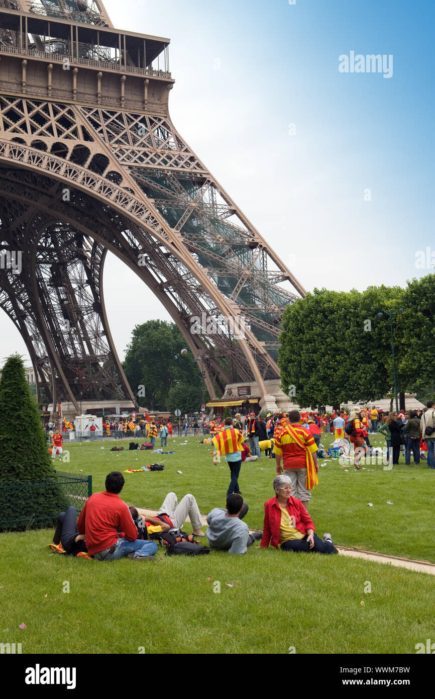 Parigi - 6 giugno : La fine superiore di rugby di 14 in Francia. Gli appassionati di sport Union Sportive Arlequins Perpignanais& Association Sportive Mont Foto Stock