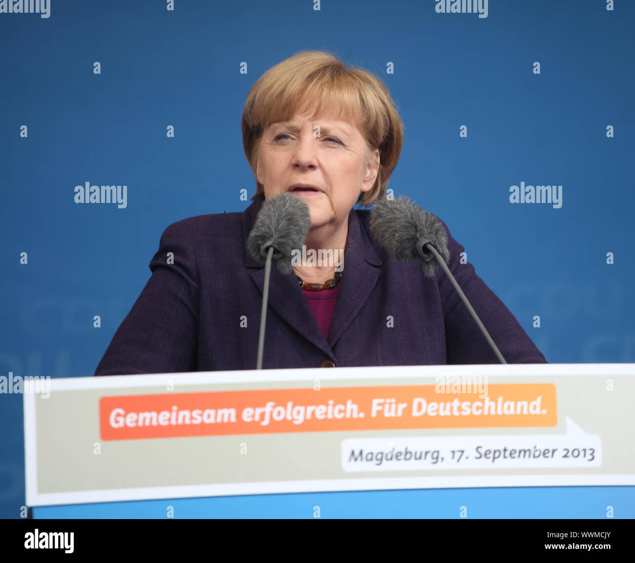 Bundeskanzlerin Dott.ssa Angela Merkel (CDU,MbB) bei CDU-Wahlkampfveranstaltung am 17.9.13 a Magdeburgo Foto Stock