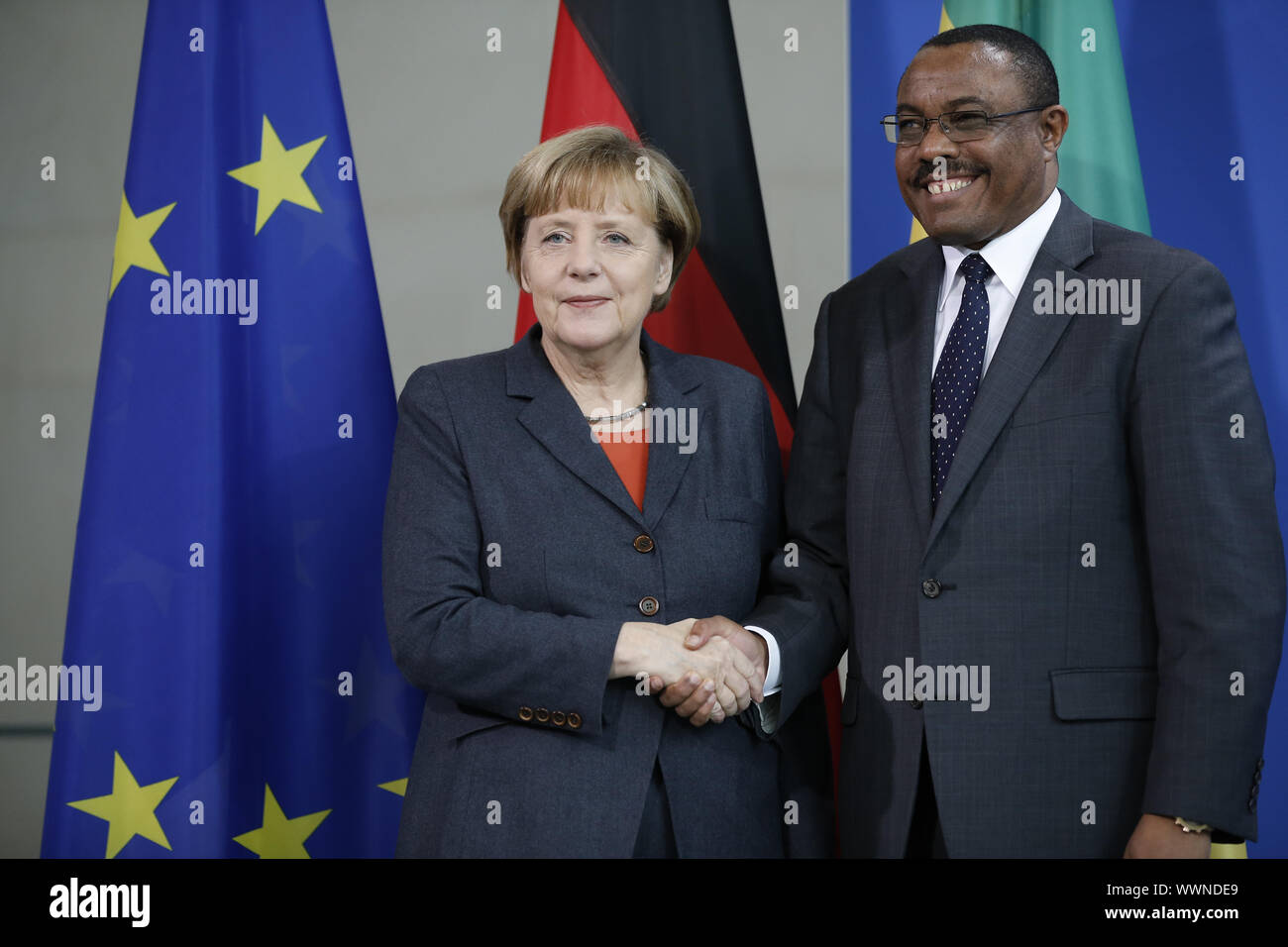 PM Hailemariam di Etiopia e Merkel di tedesco al comune di stampa in Berlino. Foto Stock