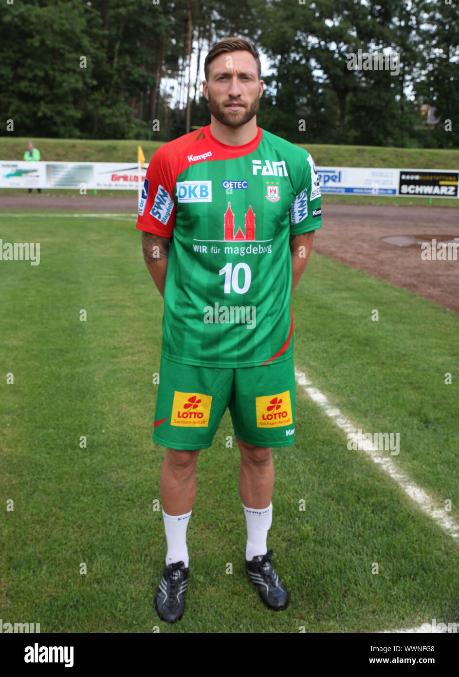 Fabian van Olphen beim Fußballspiel zum Trainigsauftakt Saison 2014/15 SC Magdeburg Handballer Foto Stock