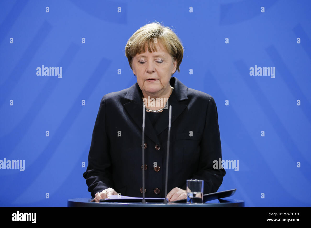 Dichiarazione di Merkel sul primo risultato delle indagini dell'aria incidente aereo Foto Stock