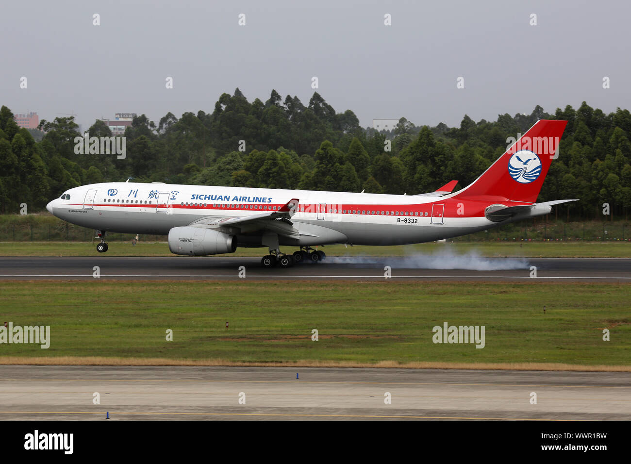 Sichuan Airlines Airbus A330-200 aerei Aeroporto di Chengdu Foto Stock