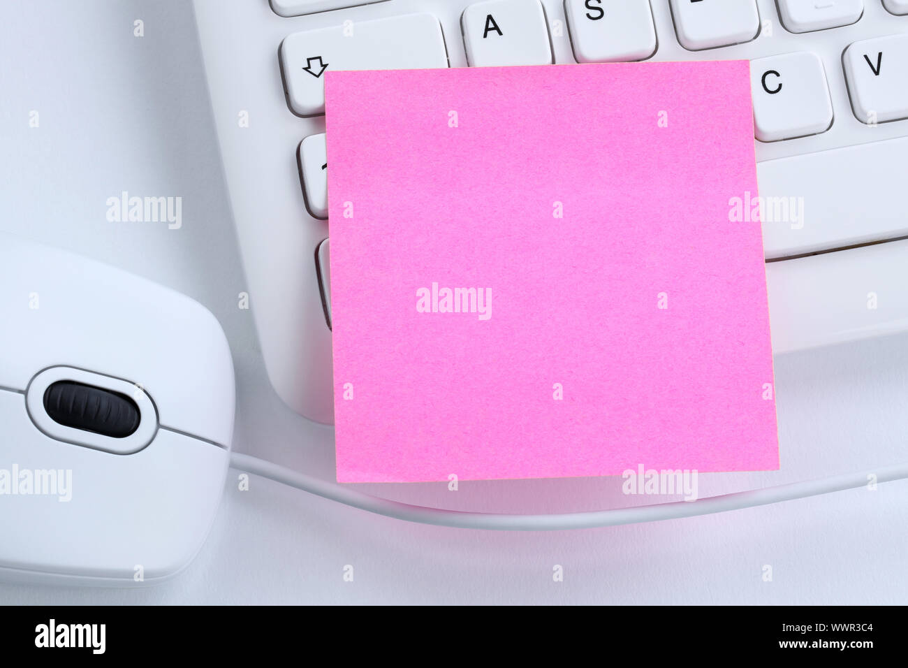 Nota vuota nota nota rosa testo libero spazio messaggio copyspace concetto business office Foto Stock