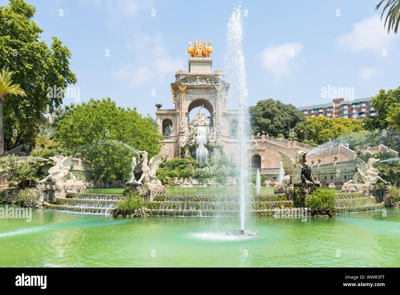 Quadriga de l Aurora sulla sommità del Font de la Cascada nel Parc de la Ciutadella Barcellona Foto Stock