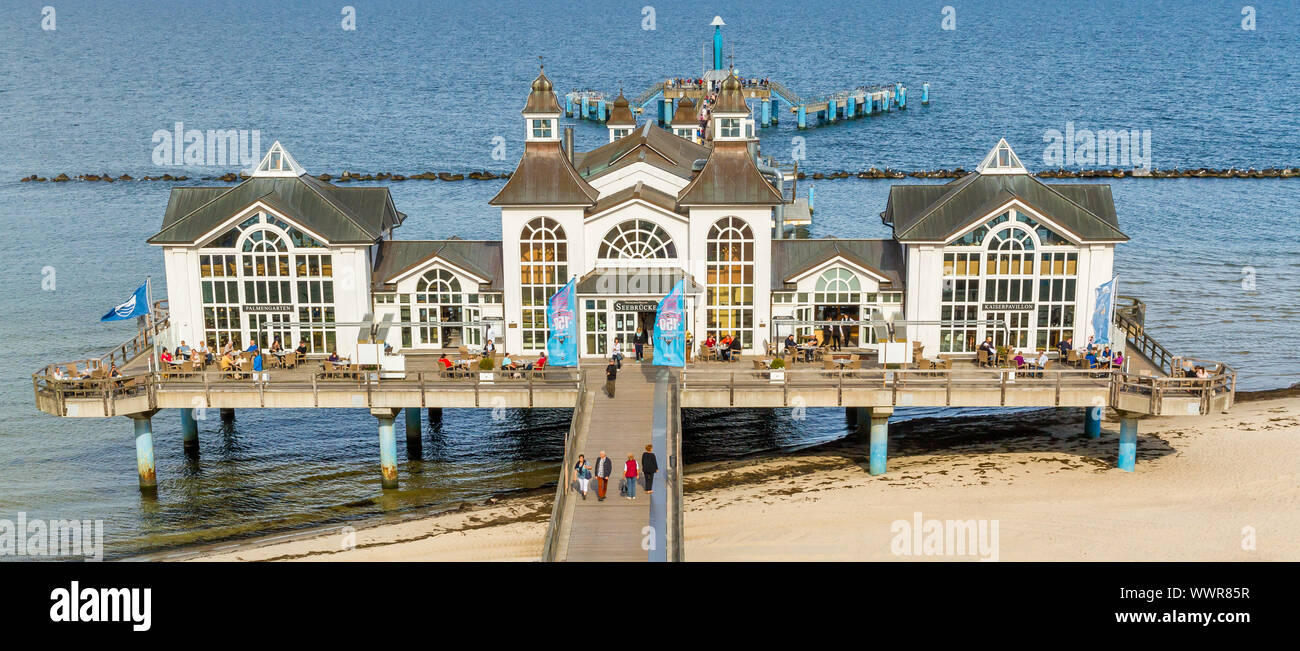 Baltic seaside resort Sellin Seebrücke Foto Stock