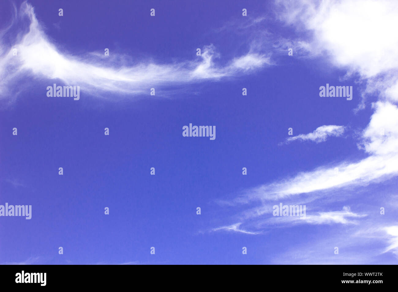 Blue sky cloud texture di sfondo bellissimi vice e previsioni con la luce del sole durante il giorno Foto Stock