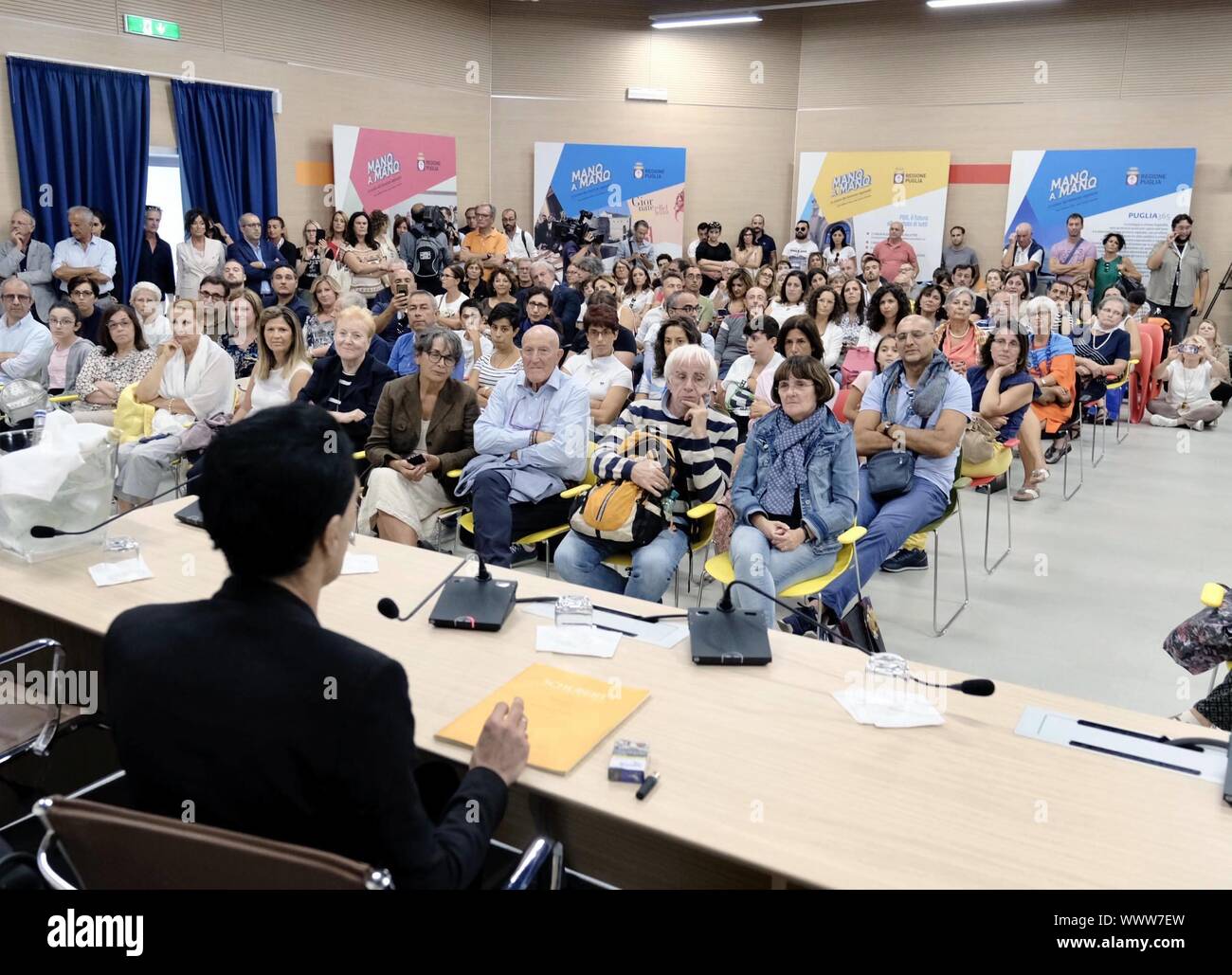 Ottantatreesimo Fiera del Levante grande successo per Ezio Bosso presso la Fiera del Levante - Regione Puglia Pavilion con Michele Emiliano (saverio de giglio/fotogramma, Bari - 2019-09-15) p.s. la foto e' utilizzabile nel rispetto del contesto in cui e' stata scattata, e senza intento diffamatorio del decoro delle persone rappresentate Foto Stock