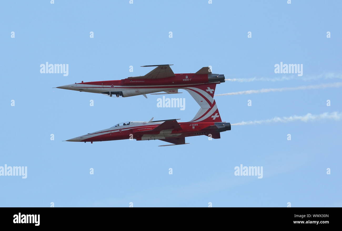 Hechtel, Belgio. Xv Sep, 2019. La Patrouille Suisse aerobatic team di Swiss Air Force esegue presso l'International Sanicole Airshow in Hechtel, Belgio, Sett. 15, 2019. Credito: Wang Xiaojun/Xinhua/Alamy Live News Foto Stock
