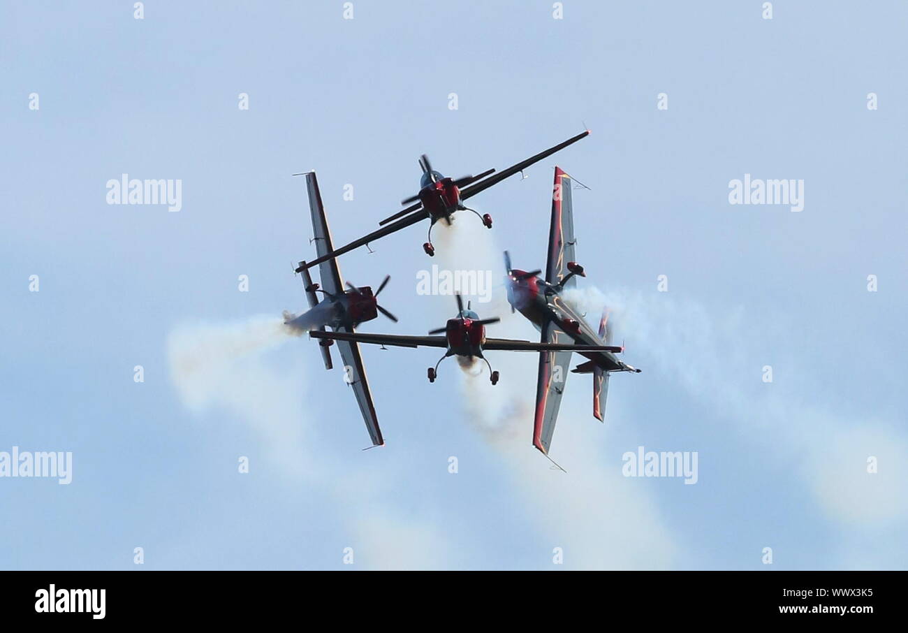 Hechtel, Belgio. Xv Sep, 2019. Il Royal Jordanian Falcons aerobatic team esegue presso l'International Sanicole Airshow in Hechtel, Belgio, Sett. 15, 2019. Credito: Wang Xiaojun/Xinhua/Alamy Live News Foto Stock