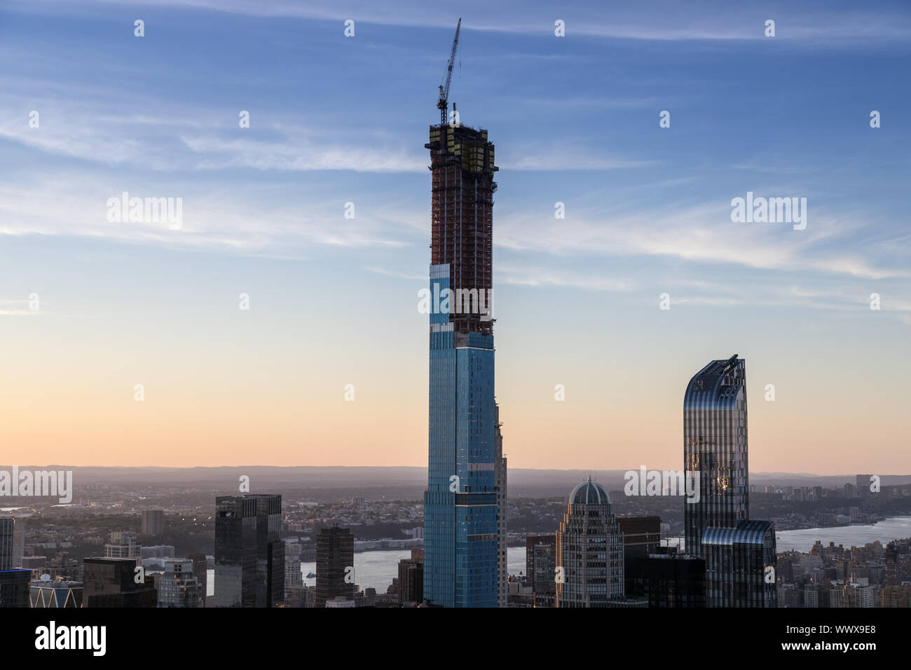 New York, Stati Uniti d'America - 11 Giugno 2019: skyline di New York e sul fiume Hudson visto dalla parte superiore della roccia, Foto Stock
