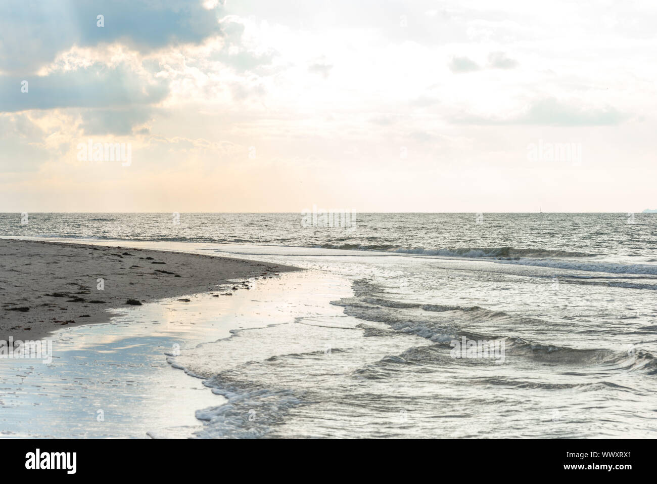 Il Mar Baltico nella regione settentrionale dello stato federale Mecklenburg Vorpommern, Germania Foto Stock